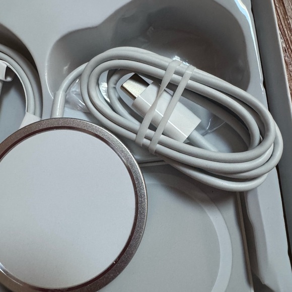 IPhone Accessories Gift Box - Picture 11 of 11